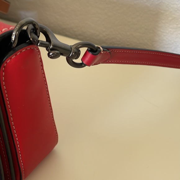 Coach 1941 Red crossbody strap only - Picture 3 of 4